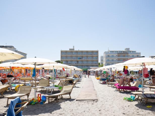 greenvillagecesenatico en offer-for-a-short-september-holiday-in-hotel-in-cesenatico-with-pool-and-beach 014