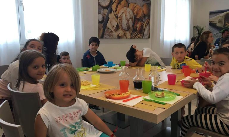 greenvillagecesenatico fr offre-grand-parents-et-petits-enfants-a-cesenatico-dans-un-village-family-avec-bal-musette-le-soir 007