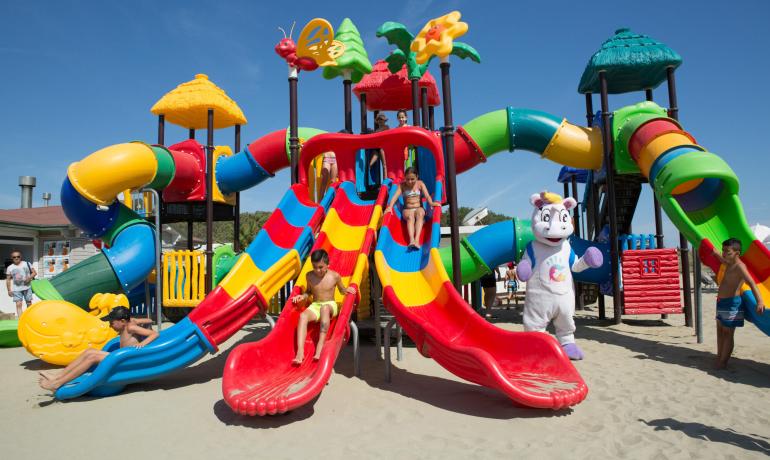greenvillagecesenatico en holiday-offer-summer-4-star-hotel-cesenatico-with-pool-and-animation 004